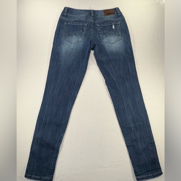 Maurices Dark Wash Blue Womens Size 1/2 Reg Distressed Faded Stretch Denim Jeans - Picture 2 of 6